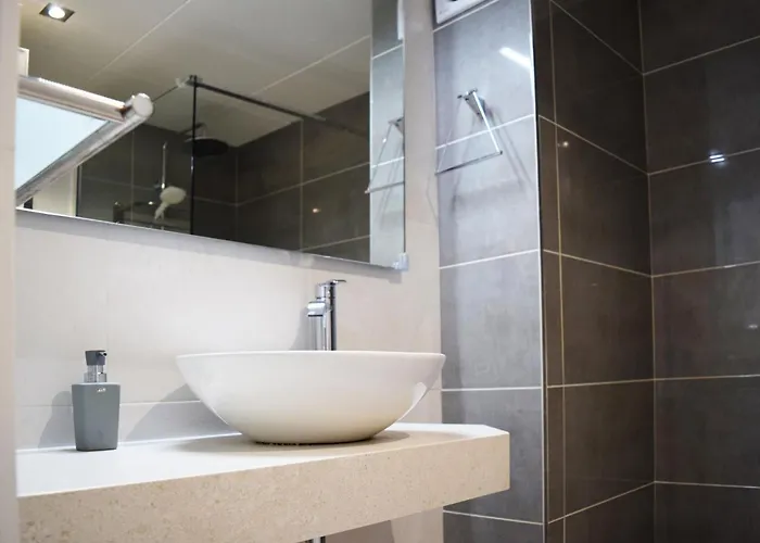 Alexia Atolon 1st Floor Stairs 2br Pool View 9 Min To Sea 5min To Town At1833 Lägenhet *