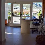 Апартаменты Alexia Atolon 1st Floor Stairs 2br Pool View 9 Min To Sea 5min To Town At1833